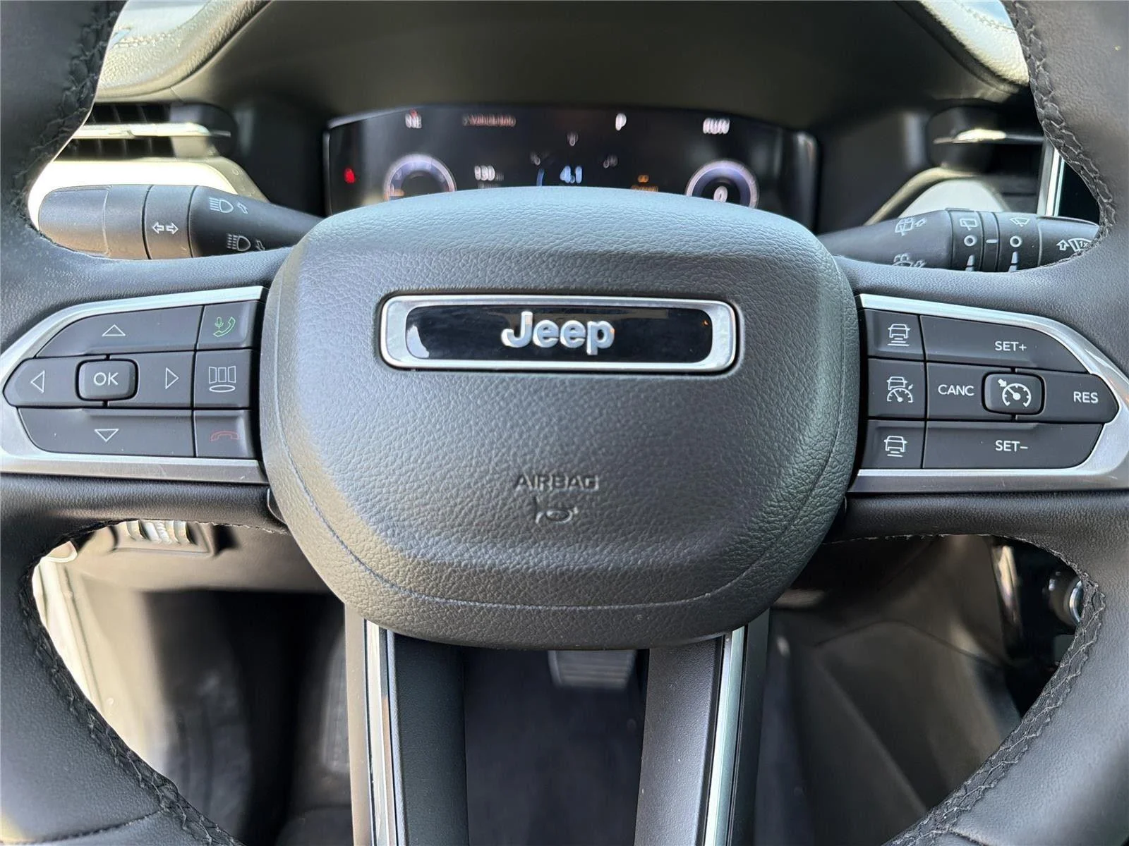 Used 2023 Billet Silver Metallic Clearcoat Jeep Limited image 23