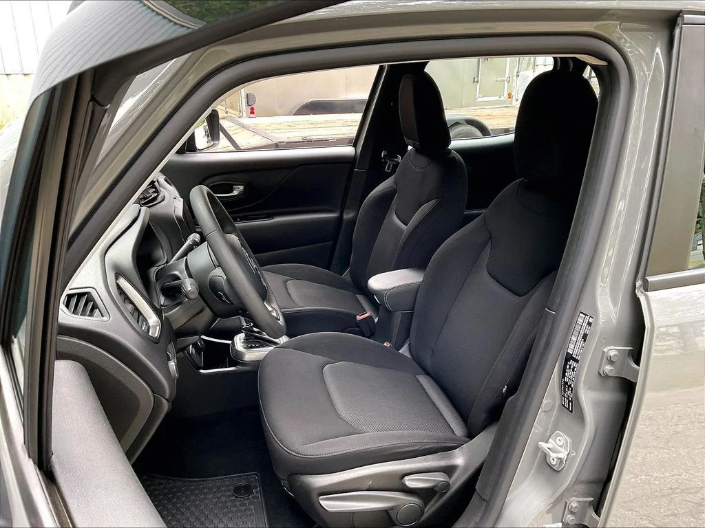 Used 2022 Sting-Gray Clearcoat Jeep Sport image 10