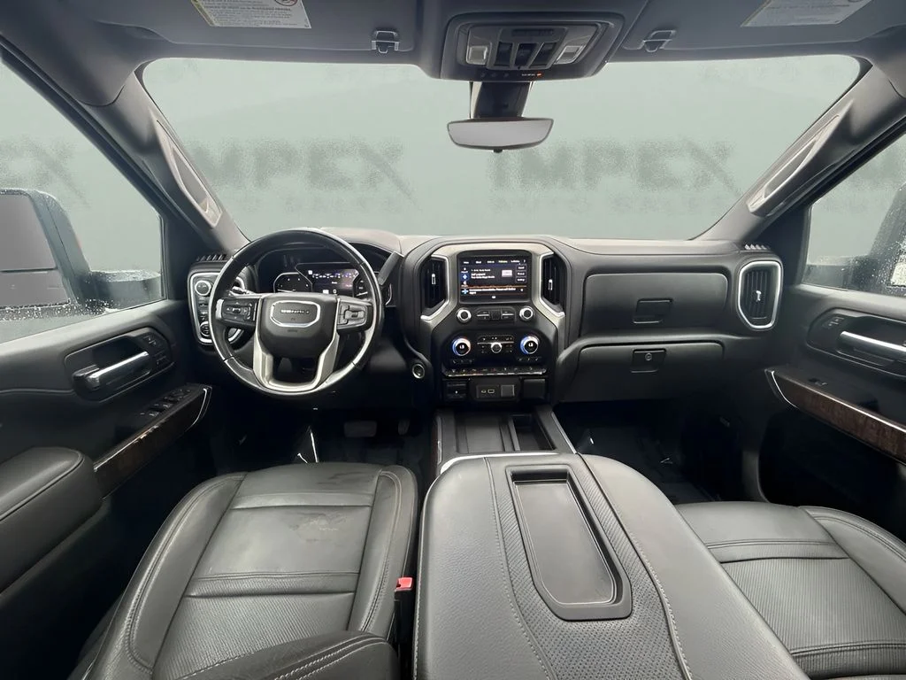 Used 2021 White GMC Denali image 9