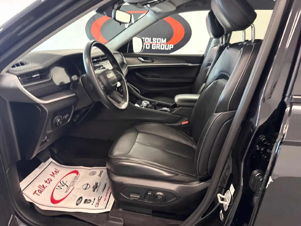 Used 2021 Black Jeep Limited image 10