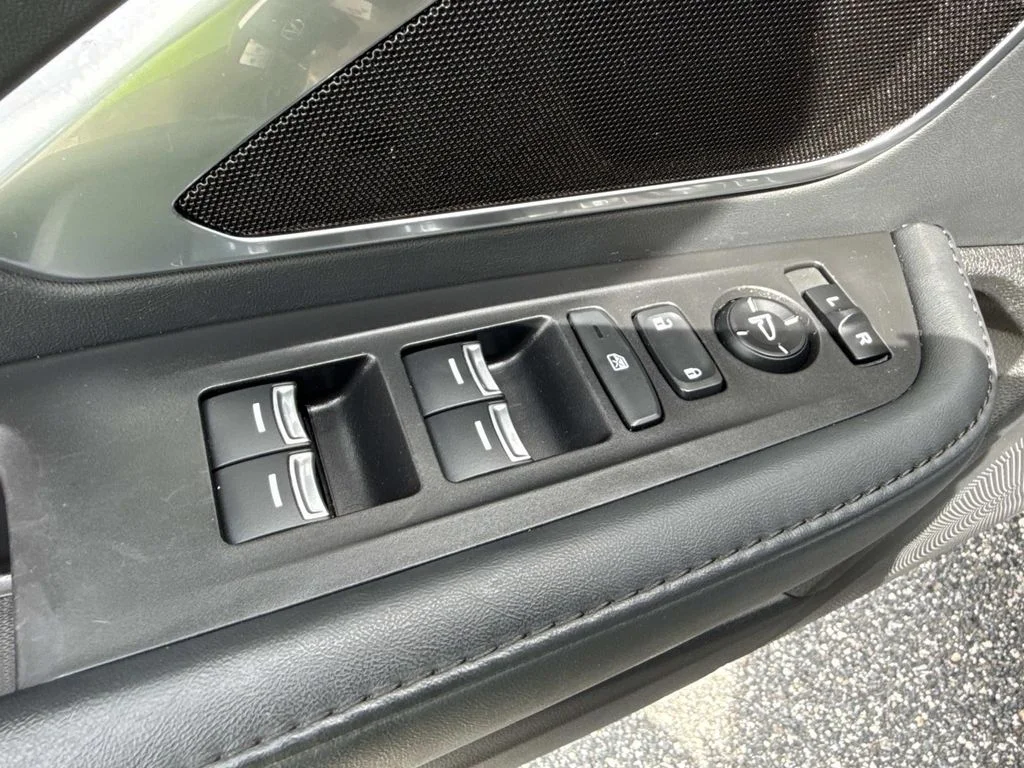 Used 2021  Acura Base image 22
