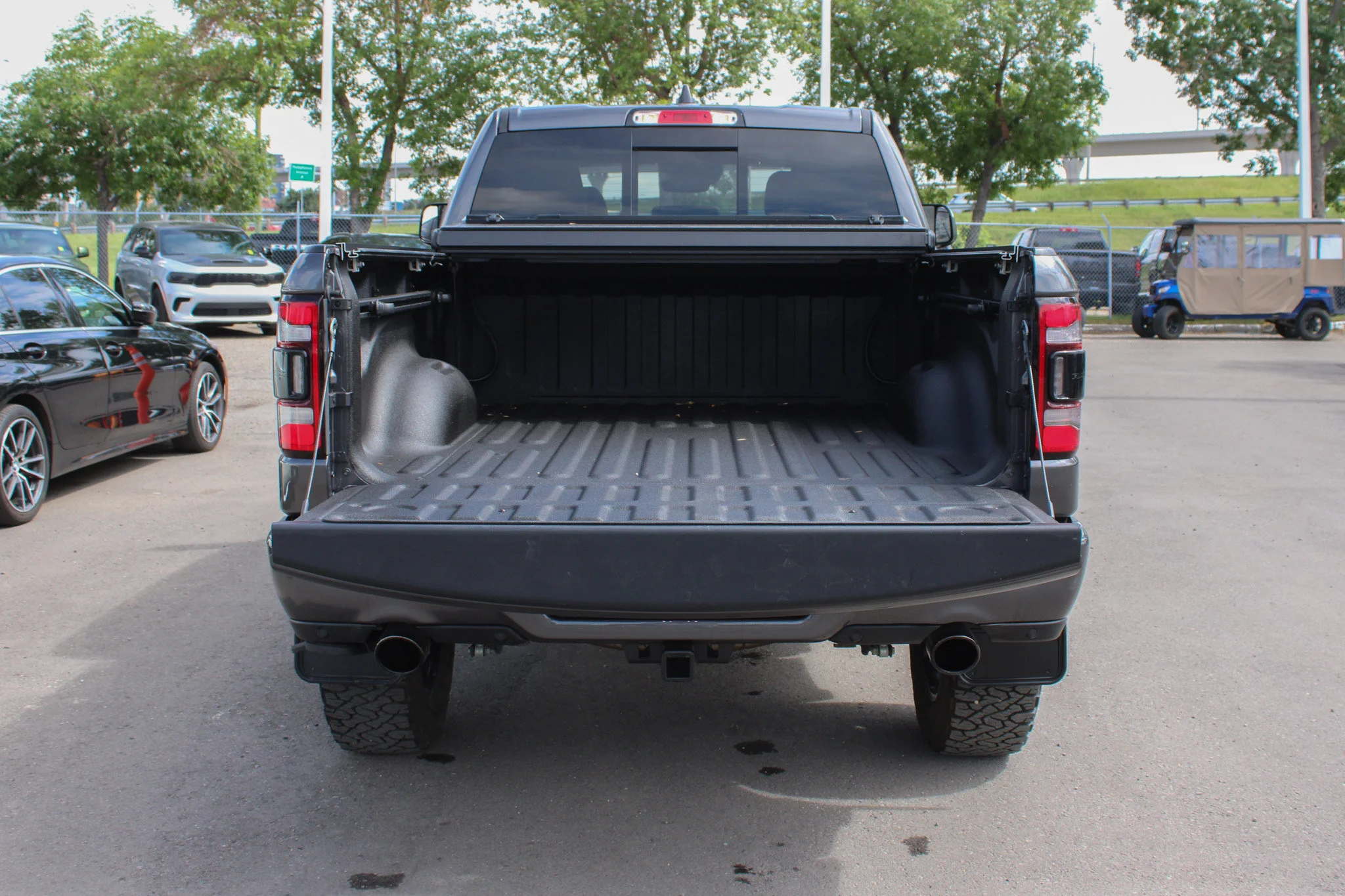 Used 2024 Grey RAM Laramie* Night Crew Cab 4x4 | Lifted | FOX Suspension | Fuel Rims|Heated & Ventilated Seats| image 17