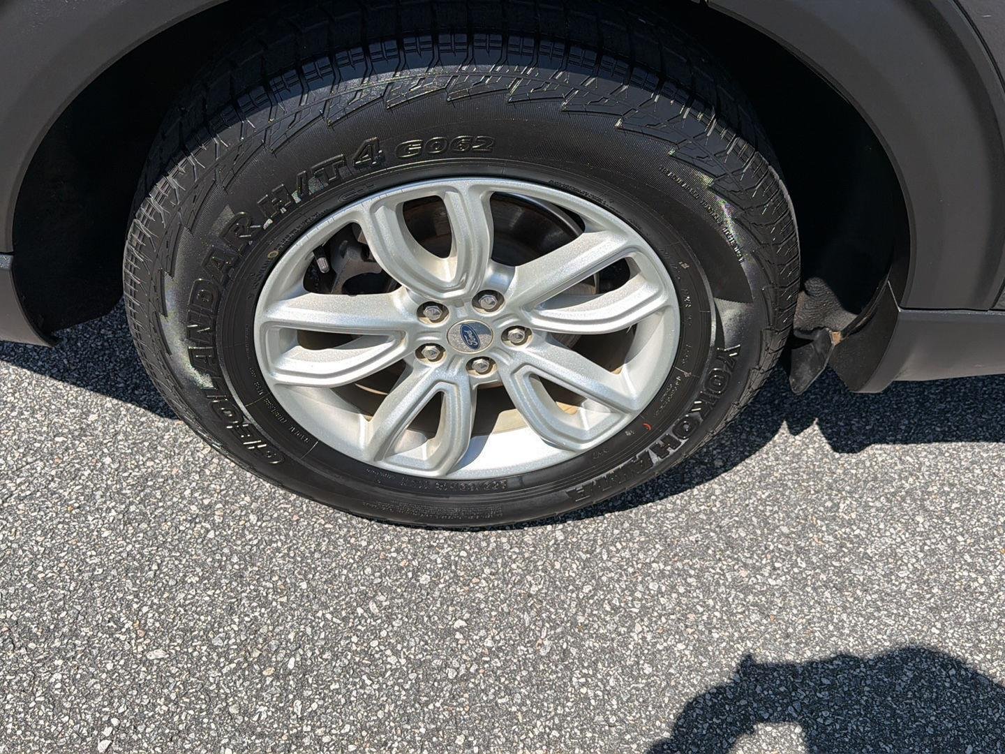 Used 2020 Magnetic Ford Base image 37