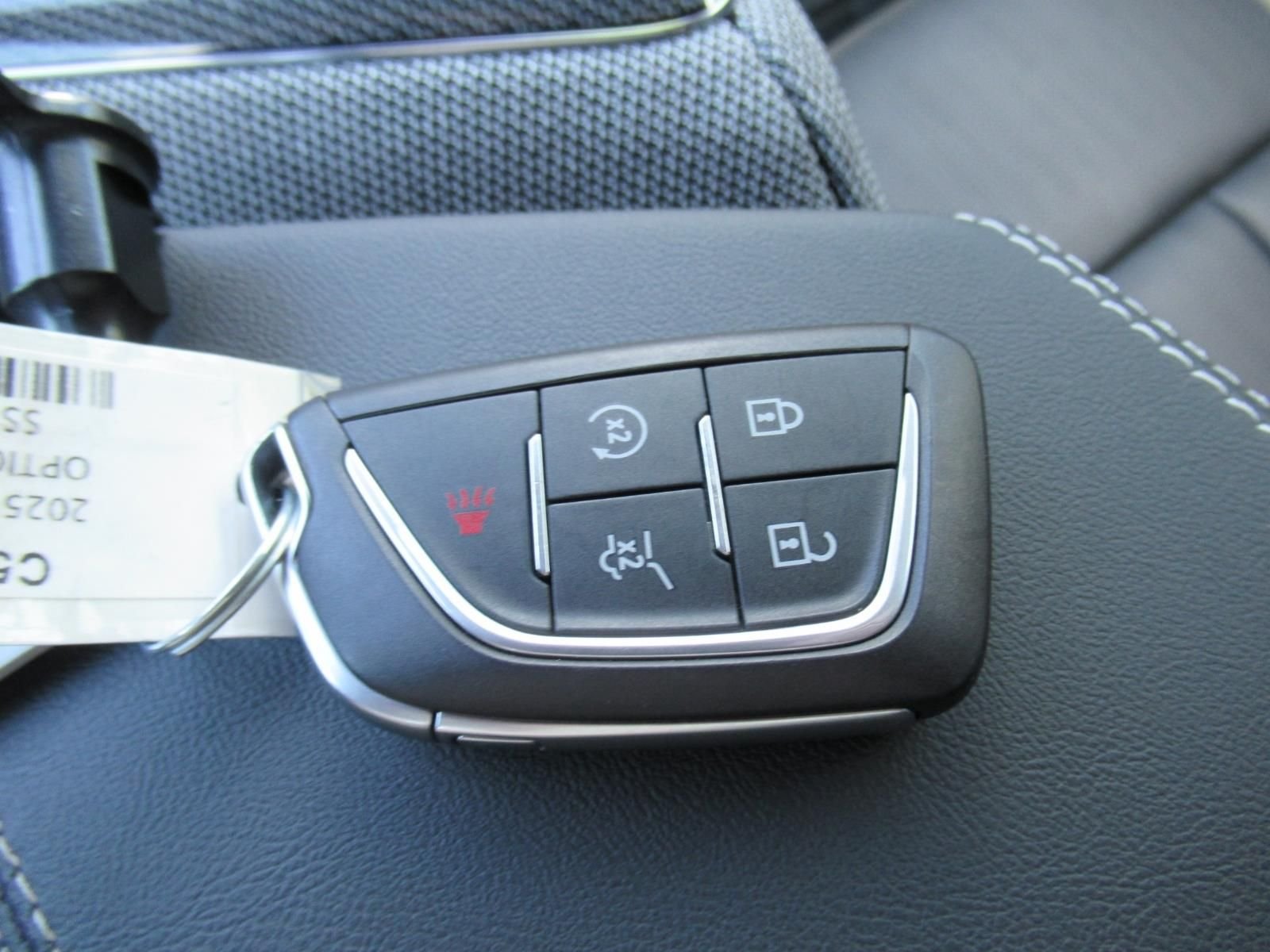 Used 2025 White Cadillac Luxury 2 image 32