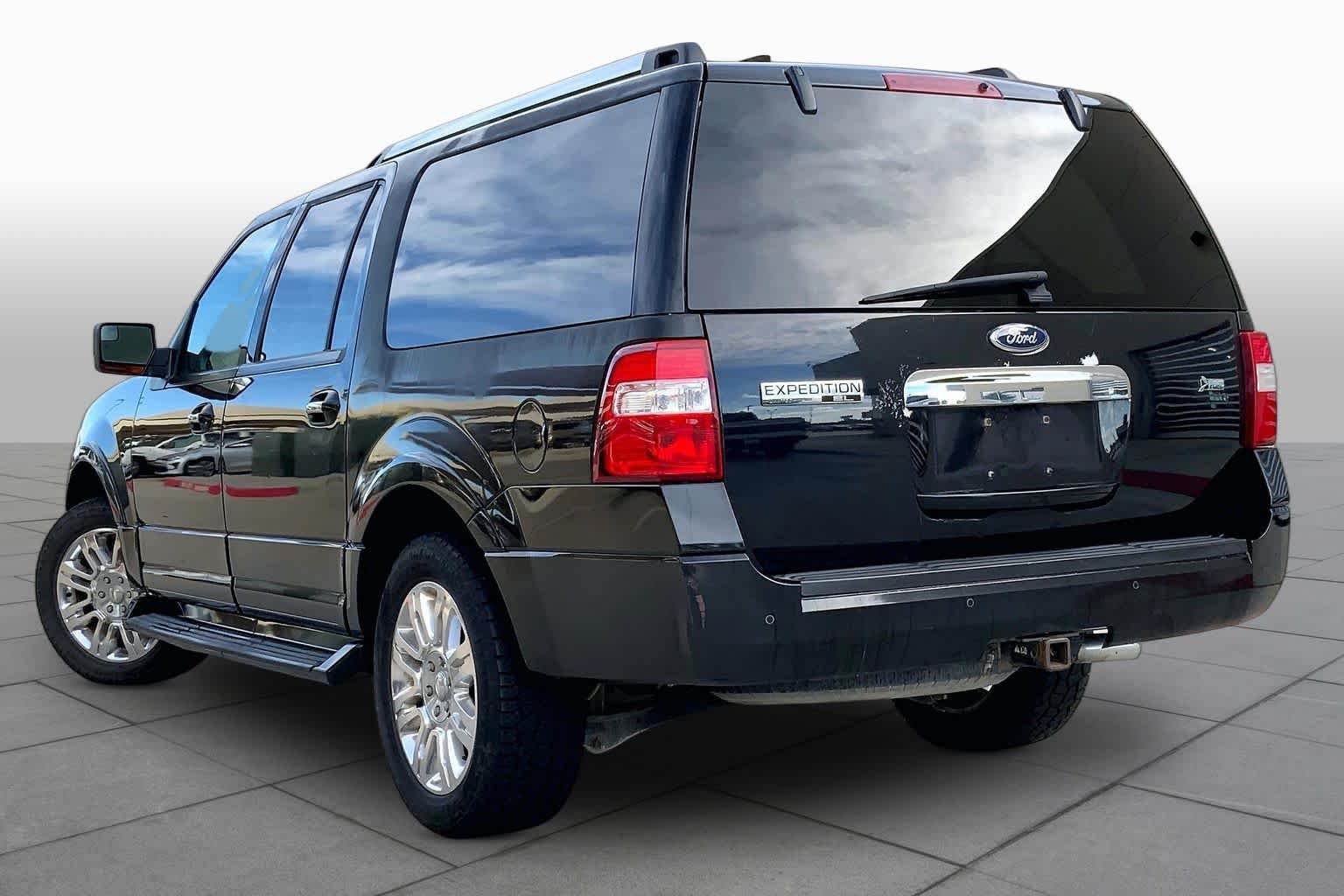 Used 2013 Tuxedo Black Metallic Ford Limited image 11