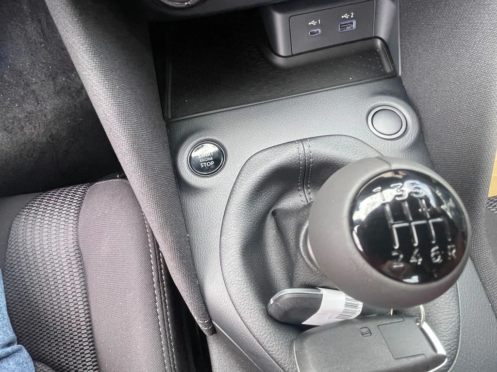New 2027 Boulder Gray Pearl / Super Black Two-tone Nissan Sport image 16