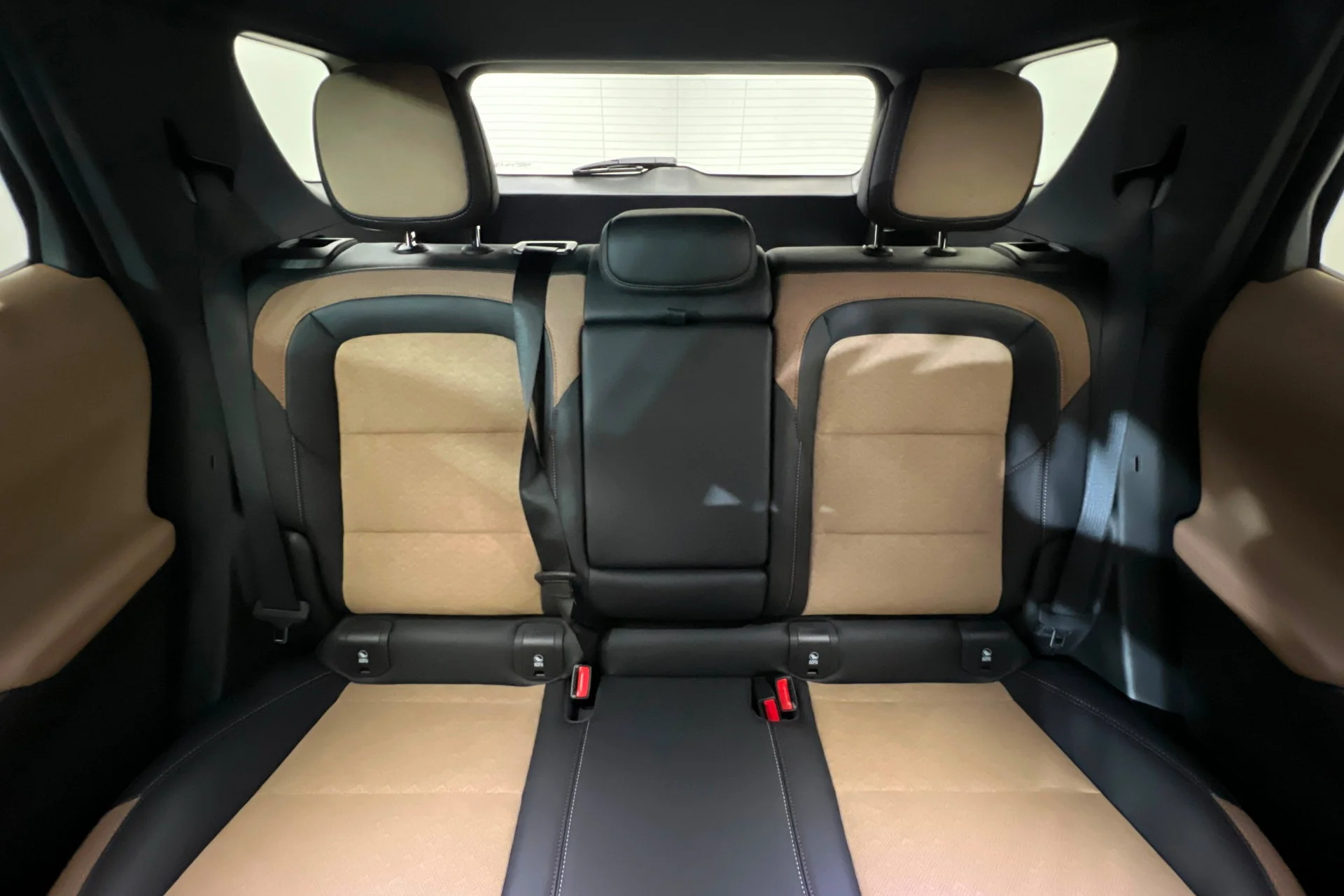 2027 Chevrolet Equinox ACTIV - Photo 25