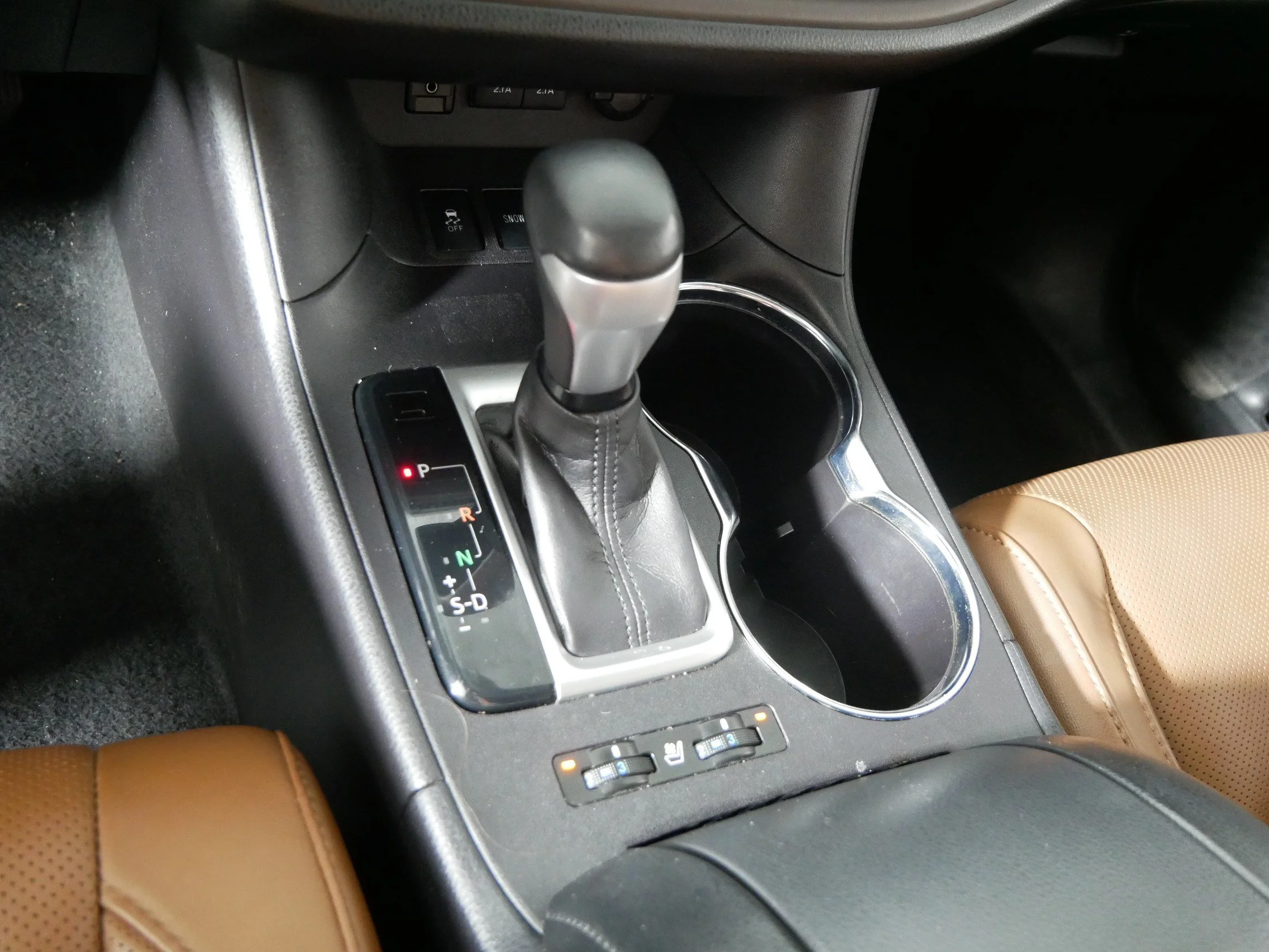 Used 2017 Midnight Black Metallic Toyota Limited image 24