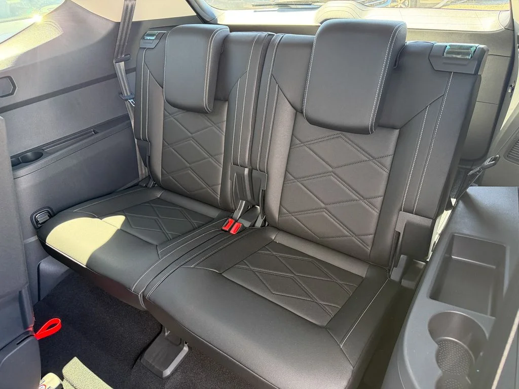 New 2026 Deep Black Pearl Volkswagen 2.0T SE image 24