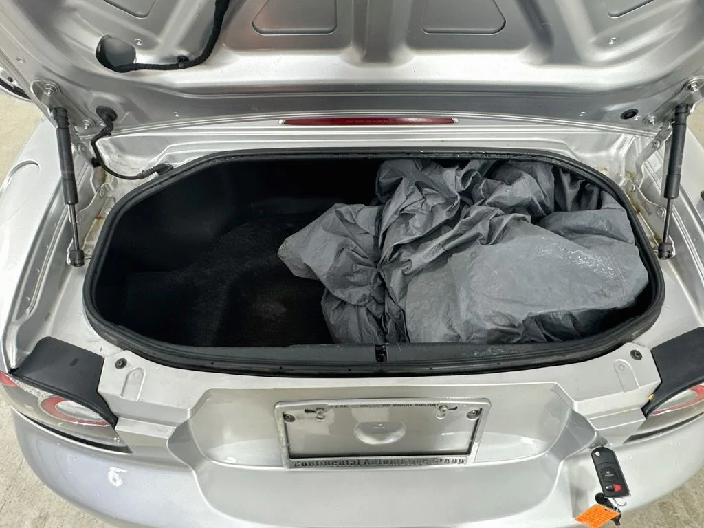 Used 2007 Silver Mazda Sport image 26