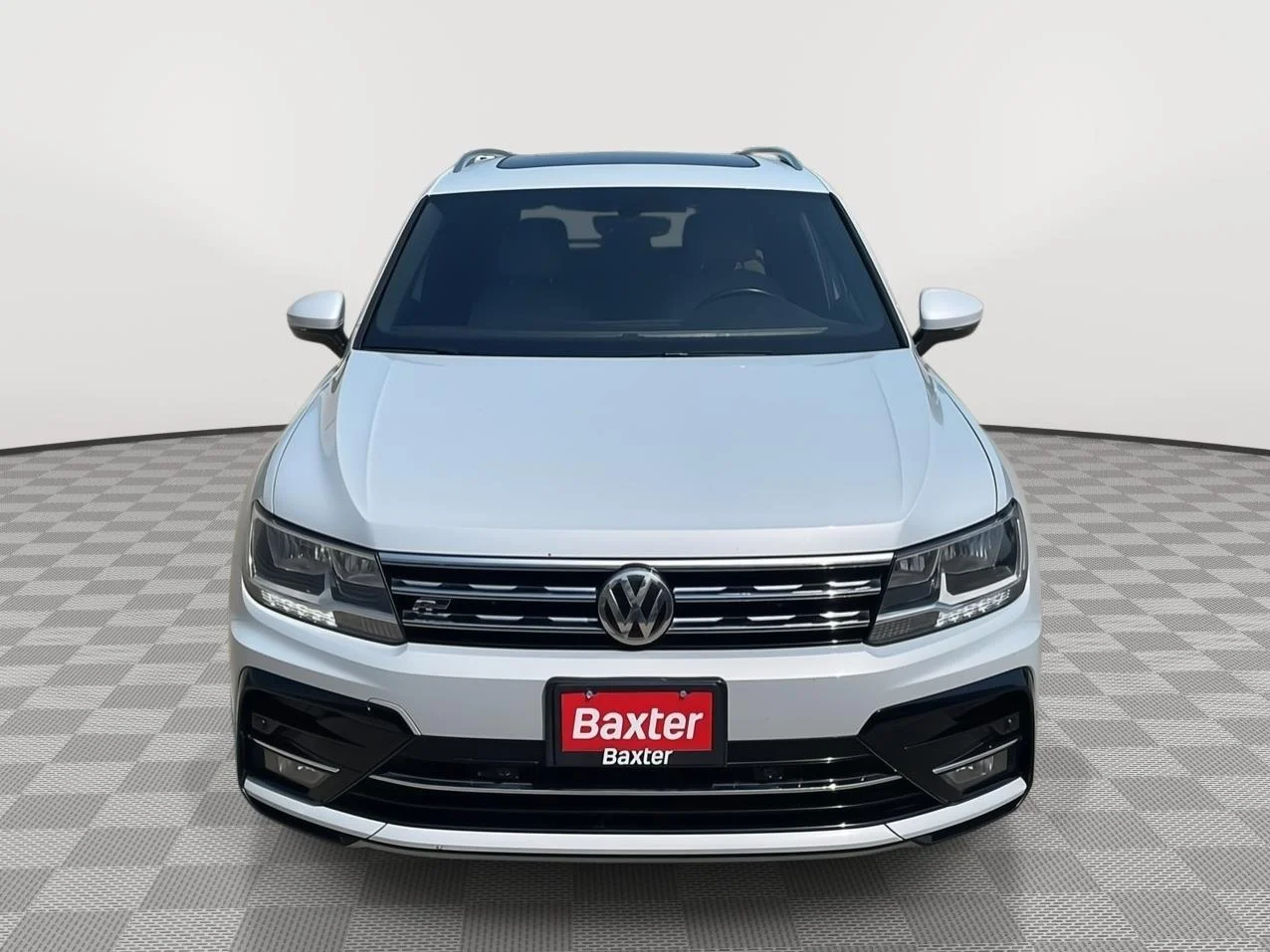 Used 2019 White Silver Metallic Volkswagen SEL image 15