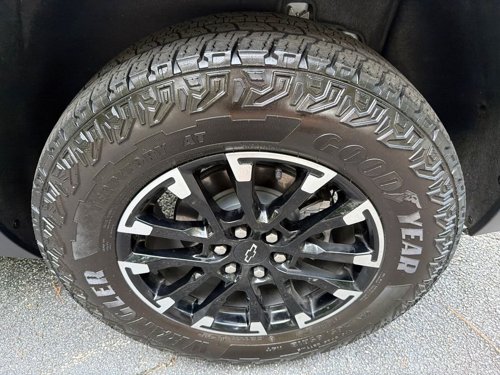 Used 2026 Gray Chevrolet Z71 image 20