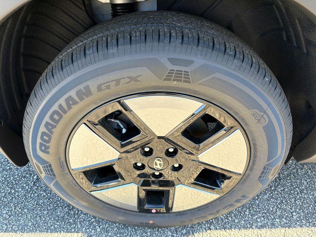 New 2026 White Hyundai SE image 17