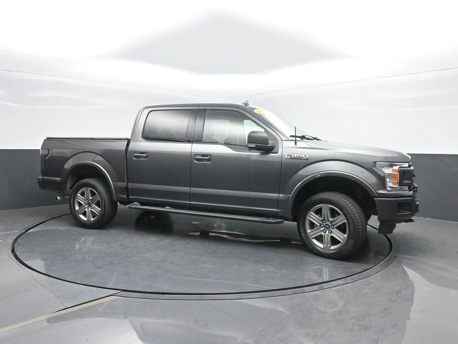 Used 2018 Ford F-150 XLT with VIN 1FTEW1EG1JFC44061 for sale in Charles City, IA
