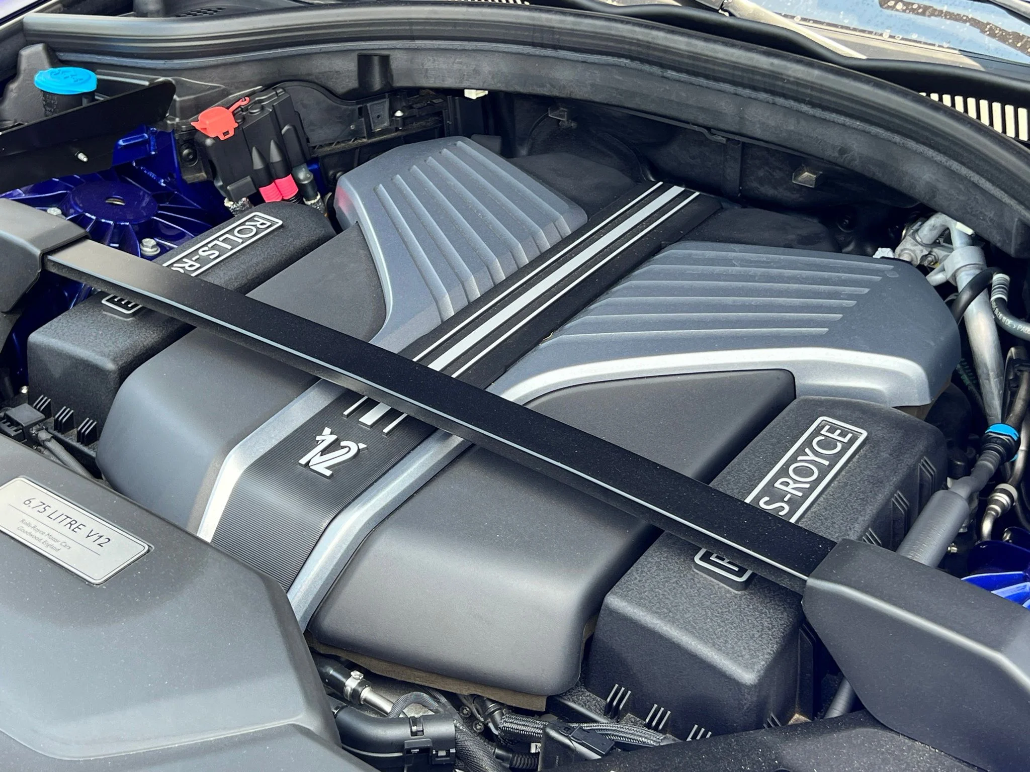 Used 2024 Blue Rolls-Royce Black Badge image 46