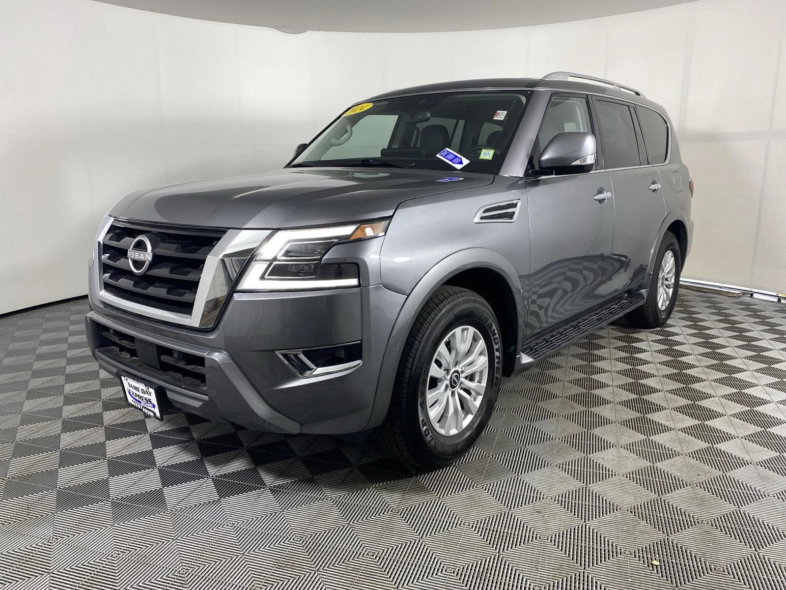 Used 2024 Gun Metallic Nissan SV image 5