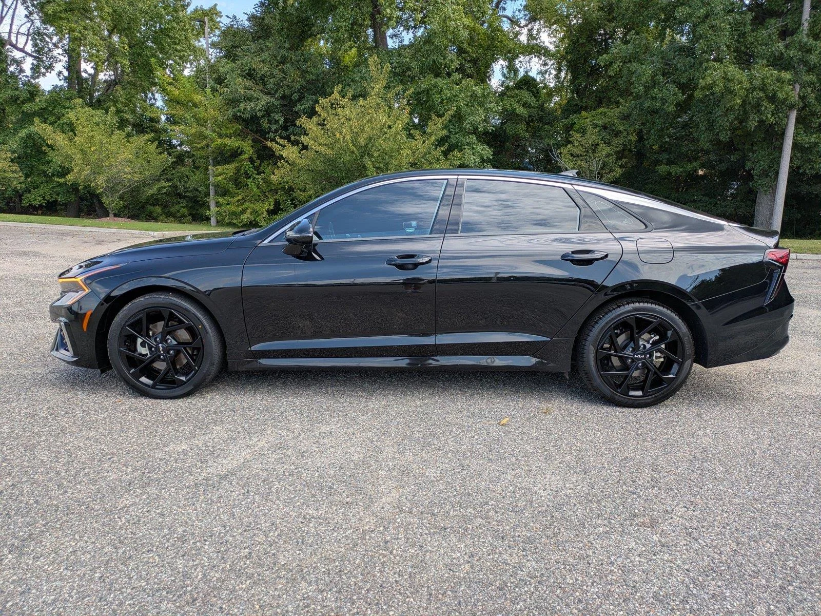 Used 2026 Aurora Black Pearl Kia GT-Line image 7