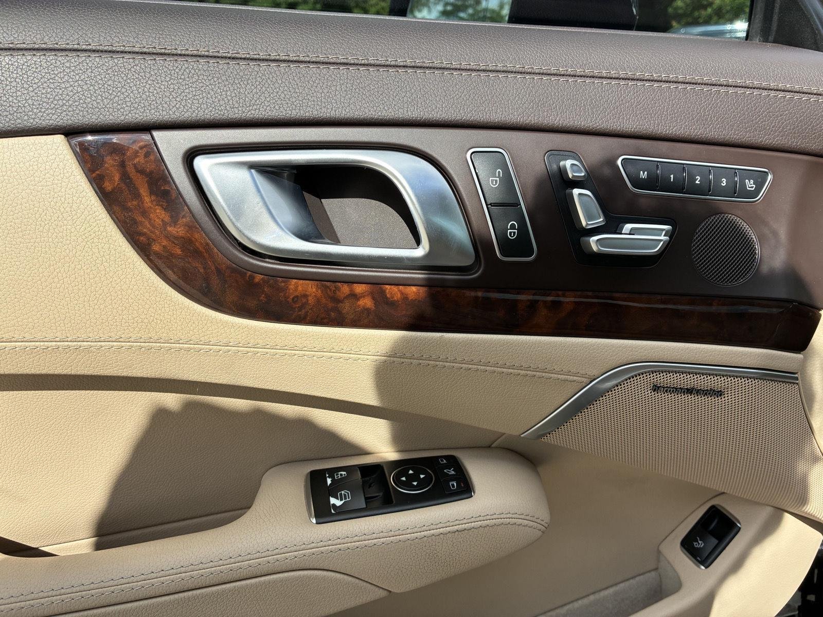 Used 2016 Obsidian Black Metallic Mercedes-Benz SL 400 image 6