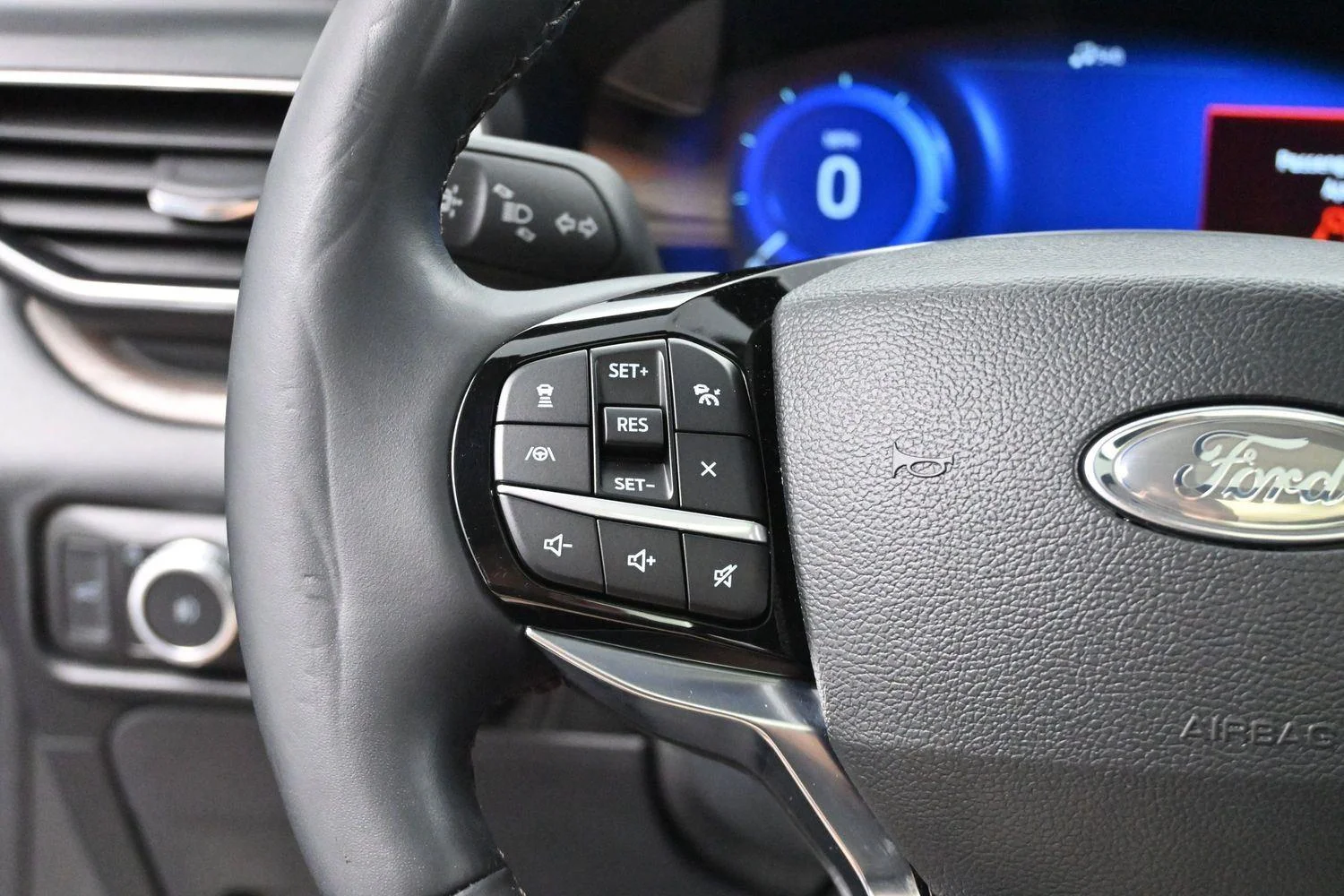 Used 2022 Agate Black Ford Platinum image 17