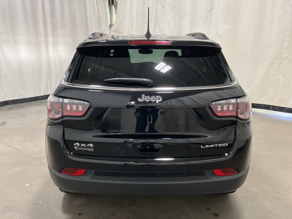 Used 2025 Diamond Black Crystal Pearlcoat Jeep Limited image 19