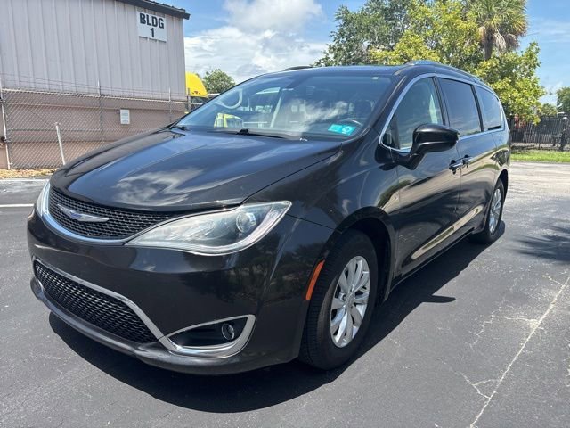 2020 Chrysler Pacifica Touring L's photo