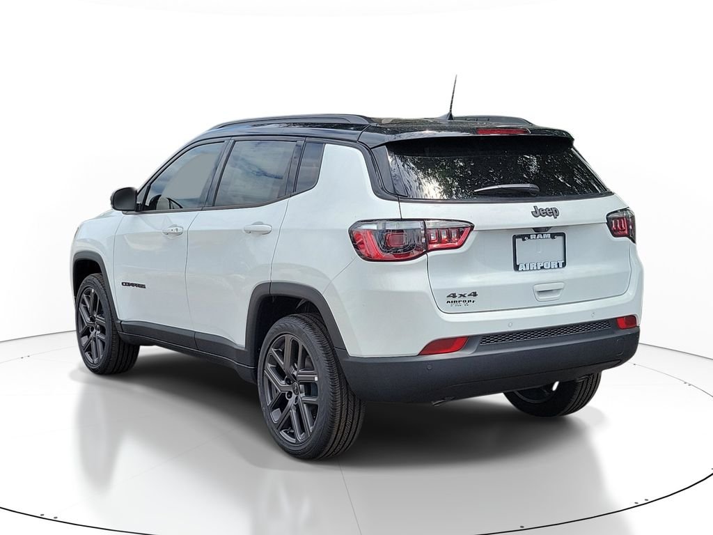 New 2026 Bright White Clearcoat Jeep Latitude image 2