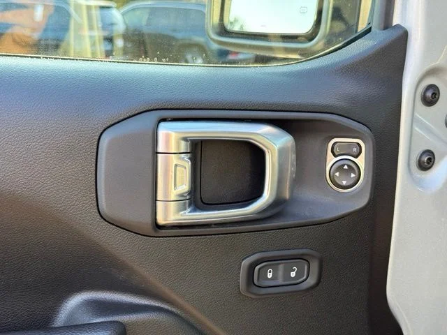 Used 2024 Silver Jeep Rubicon image 16