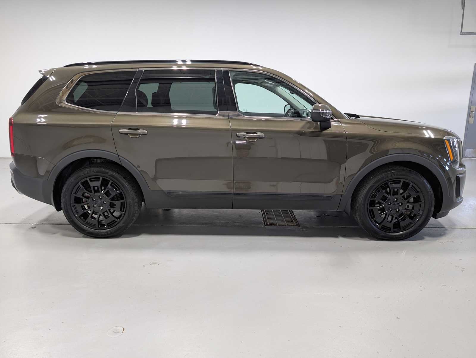 Used 2021 Dark Moss Kia EX image 7