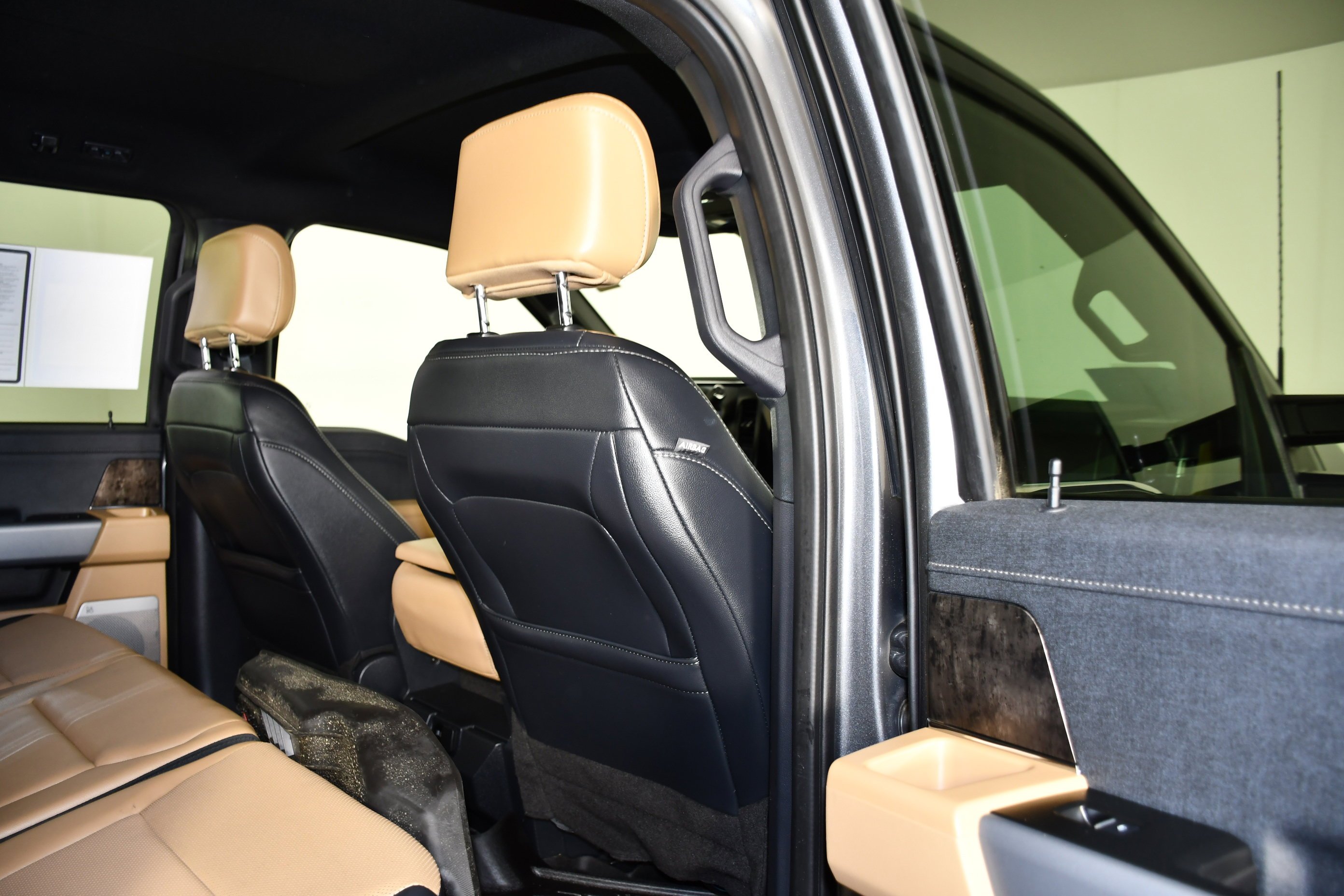 Used 2024 Gray Metallic Ford LARIAT image 52