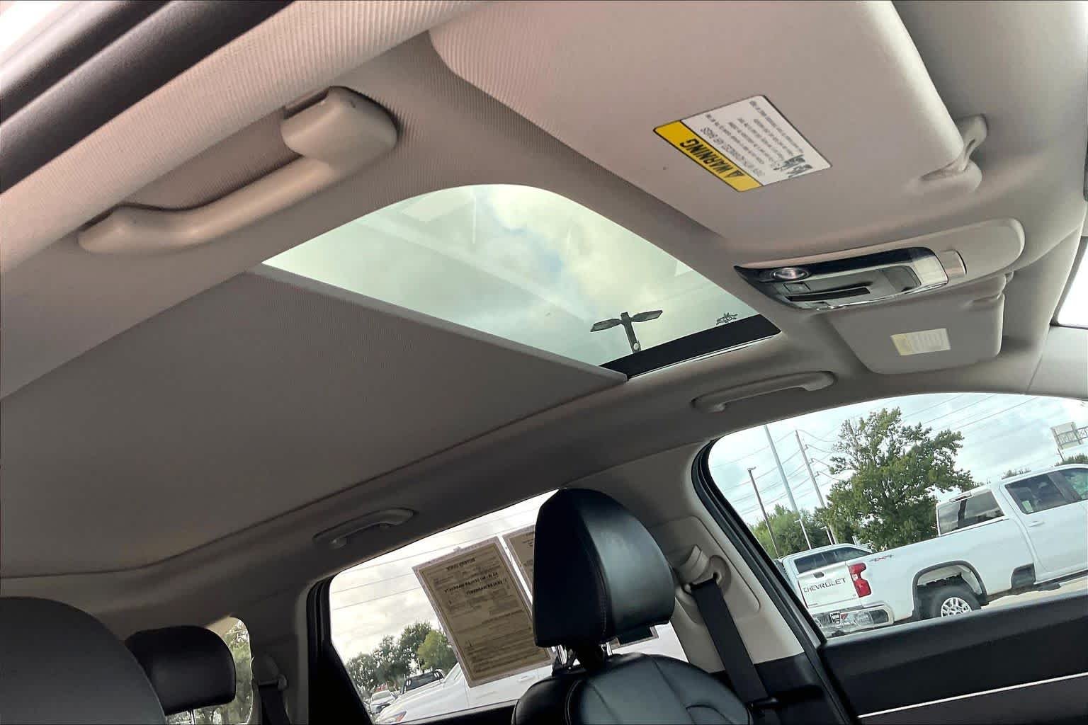2025 Kia Sorento S - Photo 14