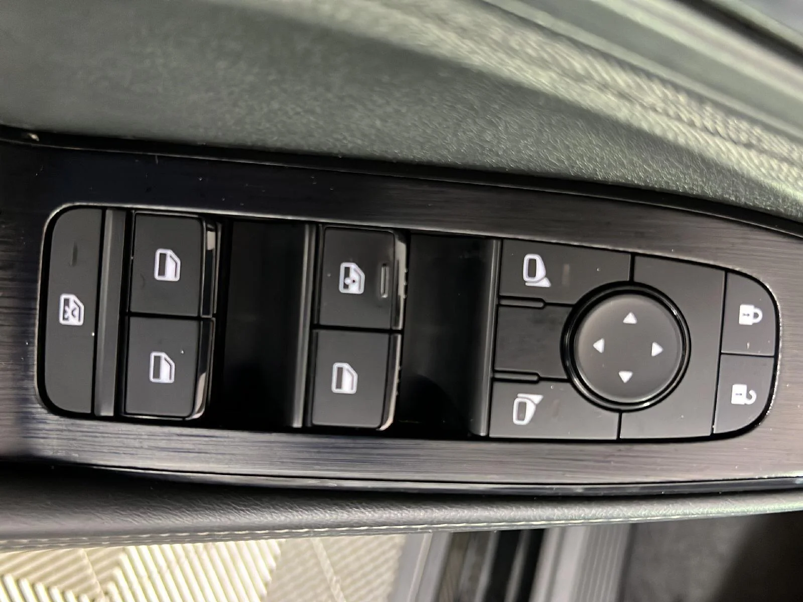 Used 2021 Super Black Nissan SV image 16