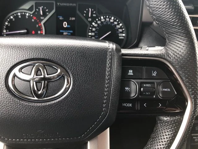 Used 2023 Ice Toyota SR5 image 27