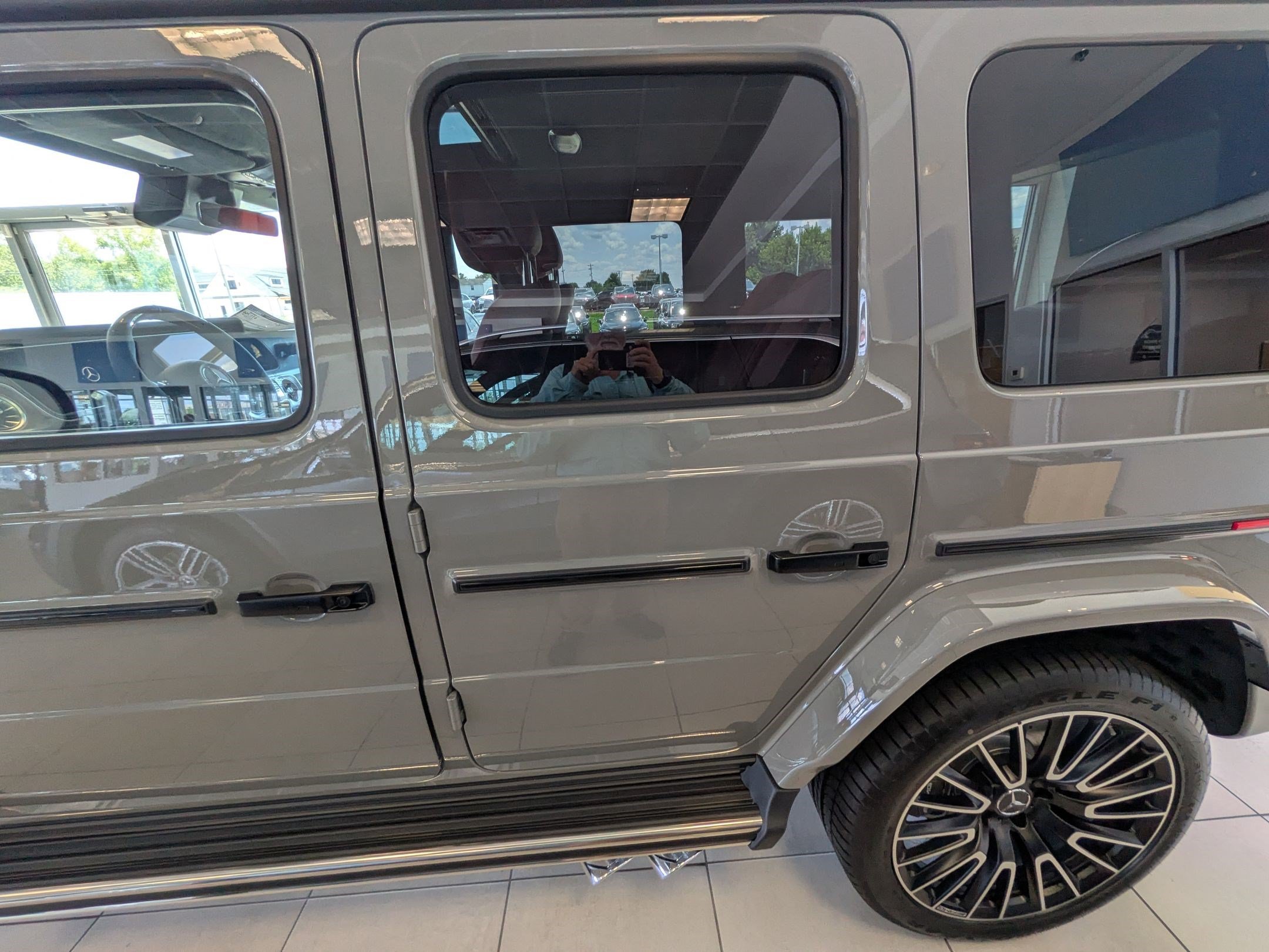New 2027 MANUFAKTUR Arabian Grey Non- Metallic Mercedes-Benz AMG® G 63 SUV image 76