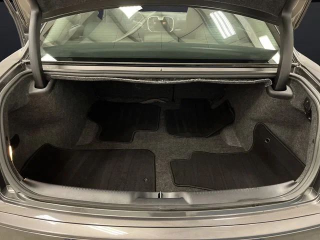 2023 Chrysler 300 Touring - Photo 12