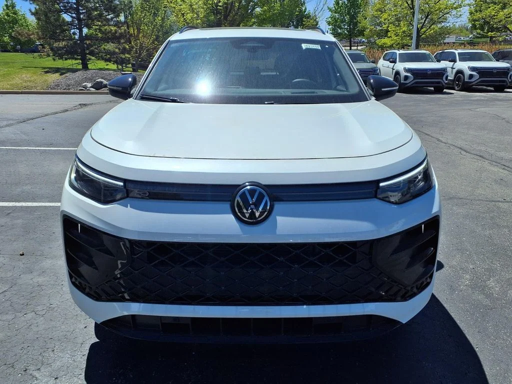 New 2026 opal white pearl Volkswagen 2.0T SE R-Line Black image 6