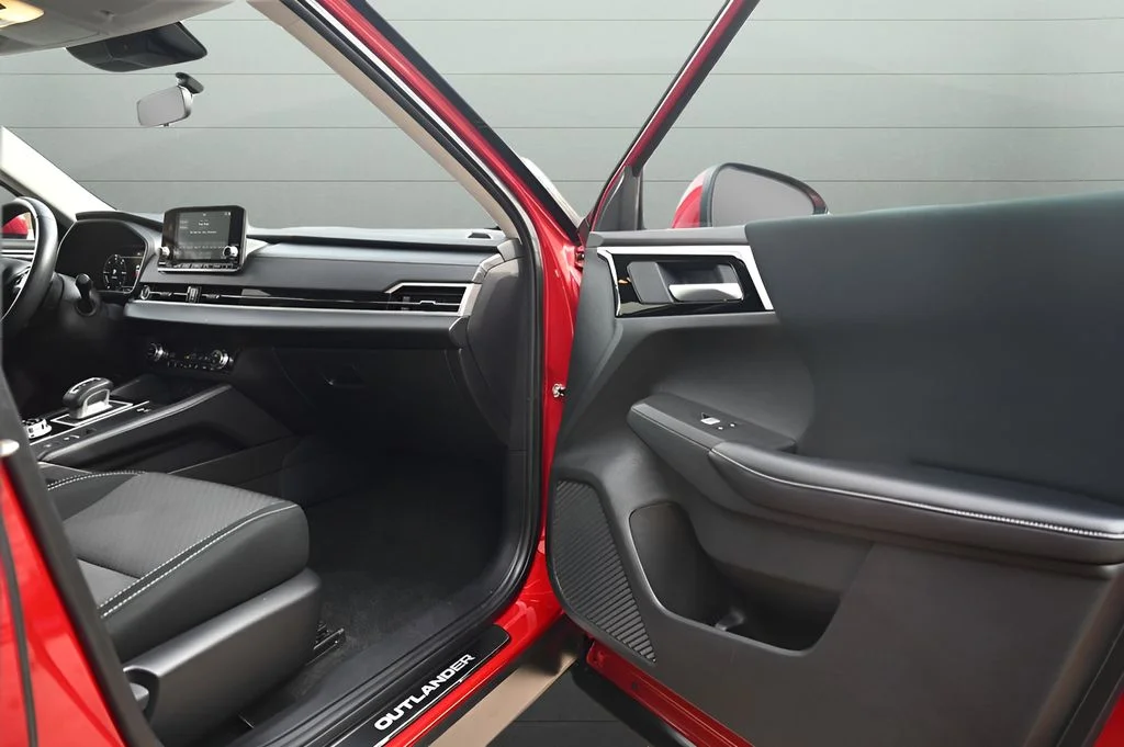 Used 2024 Red Mitsubishi ES image 46