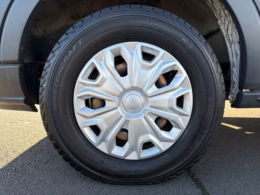 Used 2015 White Ford XLT image 16