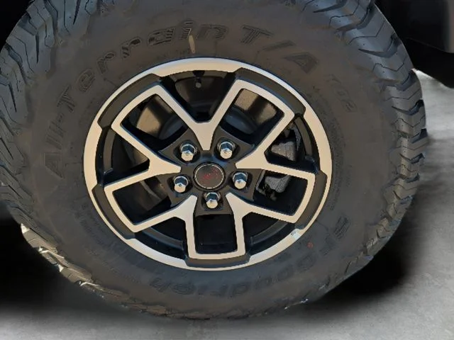 Used 2025 White Jeep Rubicon image 9