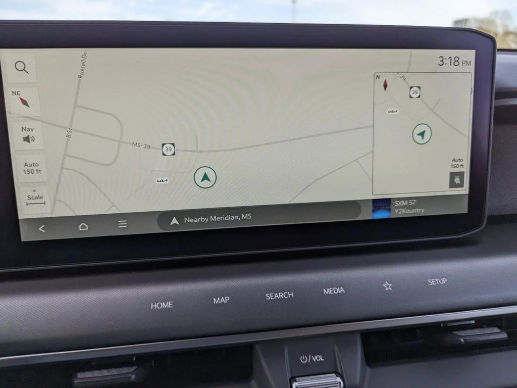 New 2024 Pebble Gray Kia Light RWD image 21