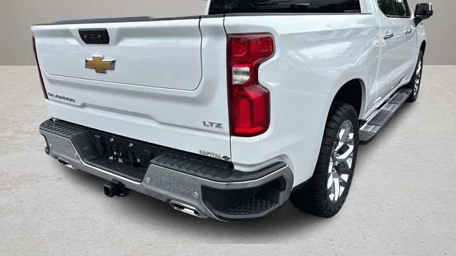 Used 2025 White Chevrolet LTZ image 36