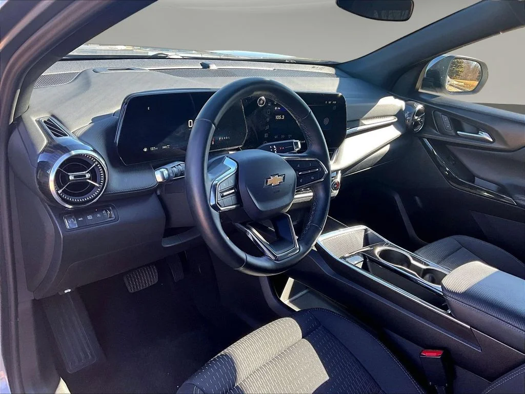 Used 2025 Gray Chevrolet LT image 20