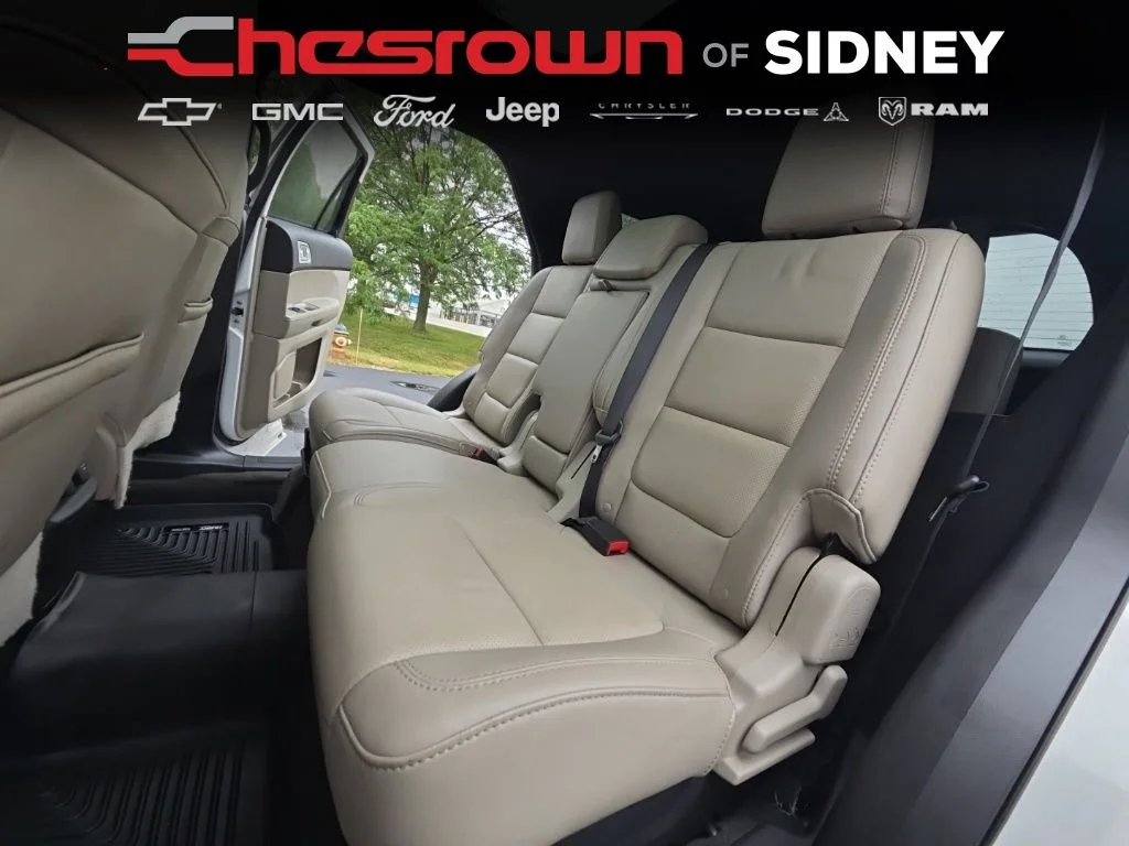 Used 2014 White Ford Limited image 24