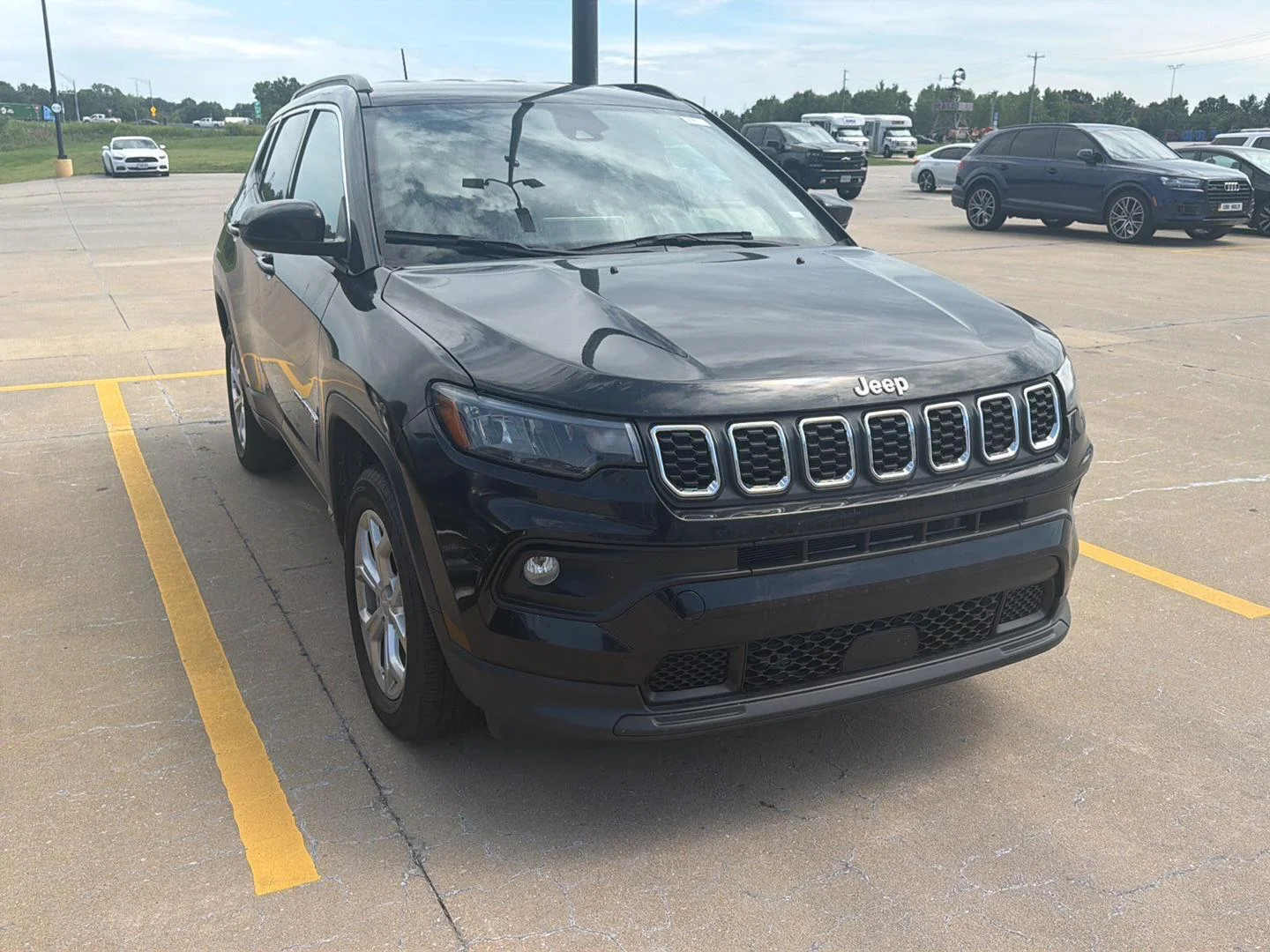 Used 2024 Jeep Compass Latitude with VIN 3C4NJDBN1RT109487 for sale in Kansas City