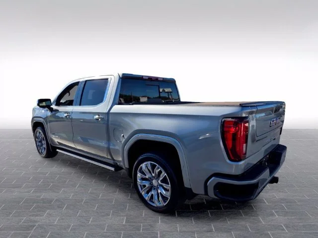 Used 2025 Sterling Metallic GMC Denali image 5