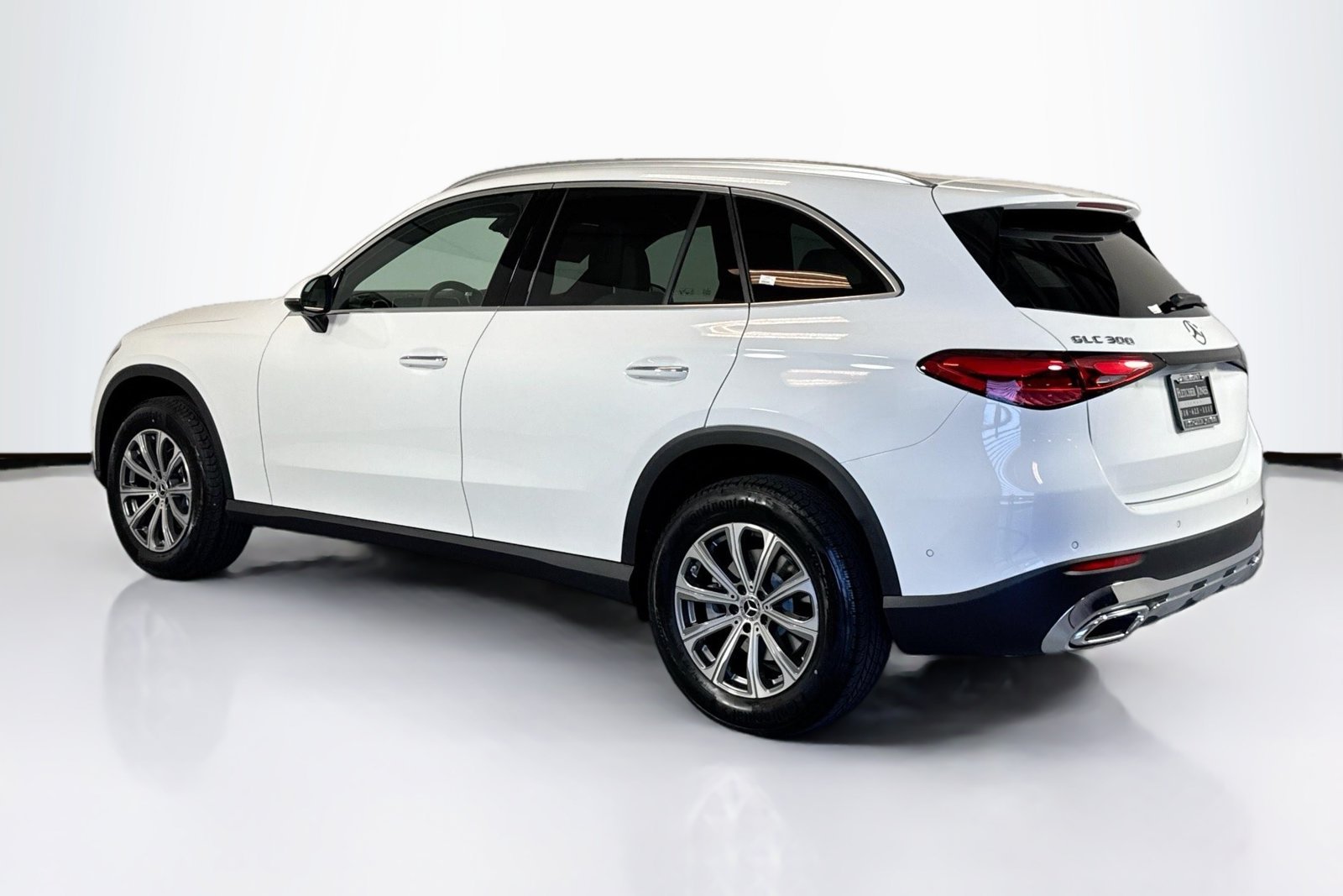 New 2026 Polar White Mercedes-Benz GLC 300 image 7
