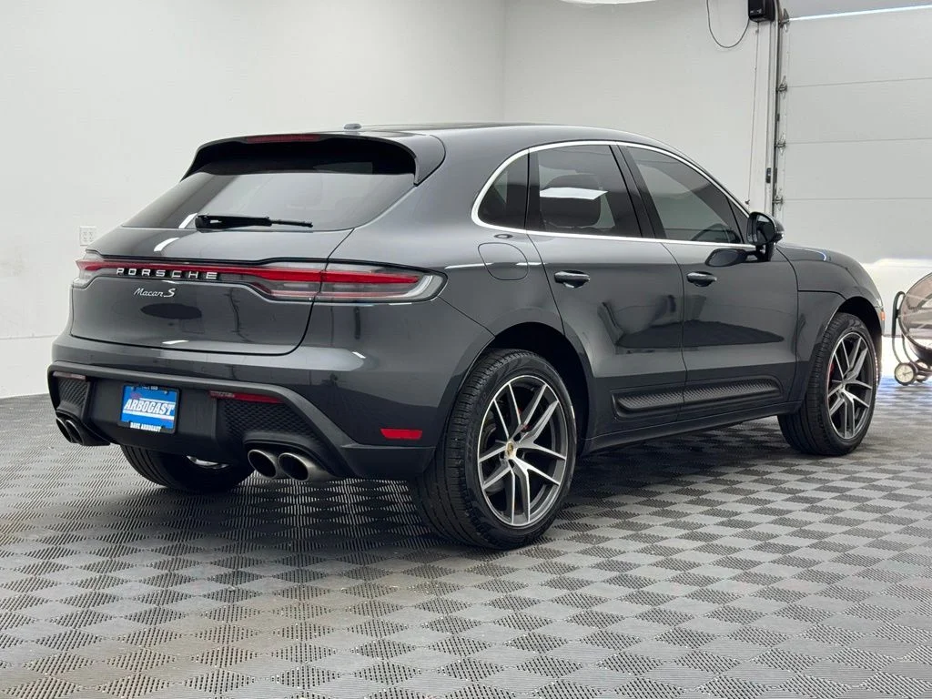 Used 2022 Volcano Grey Metallic Porsche S image 7