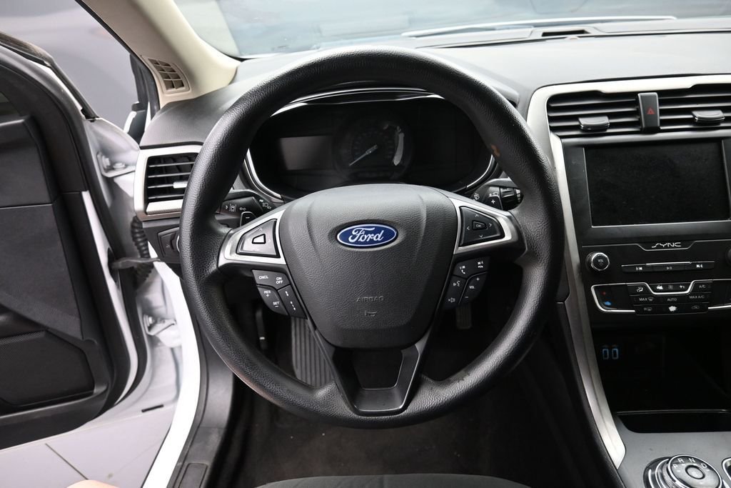 Used 2019 White Ford SE image 7