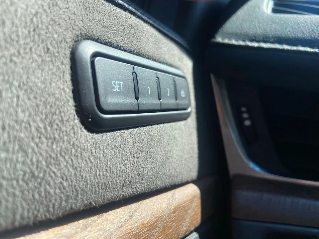 Used 2019 Crystal White Cadillac Premium Luxury image 20
