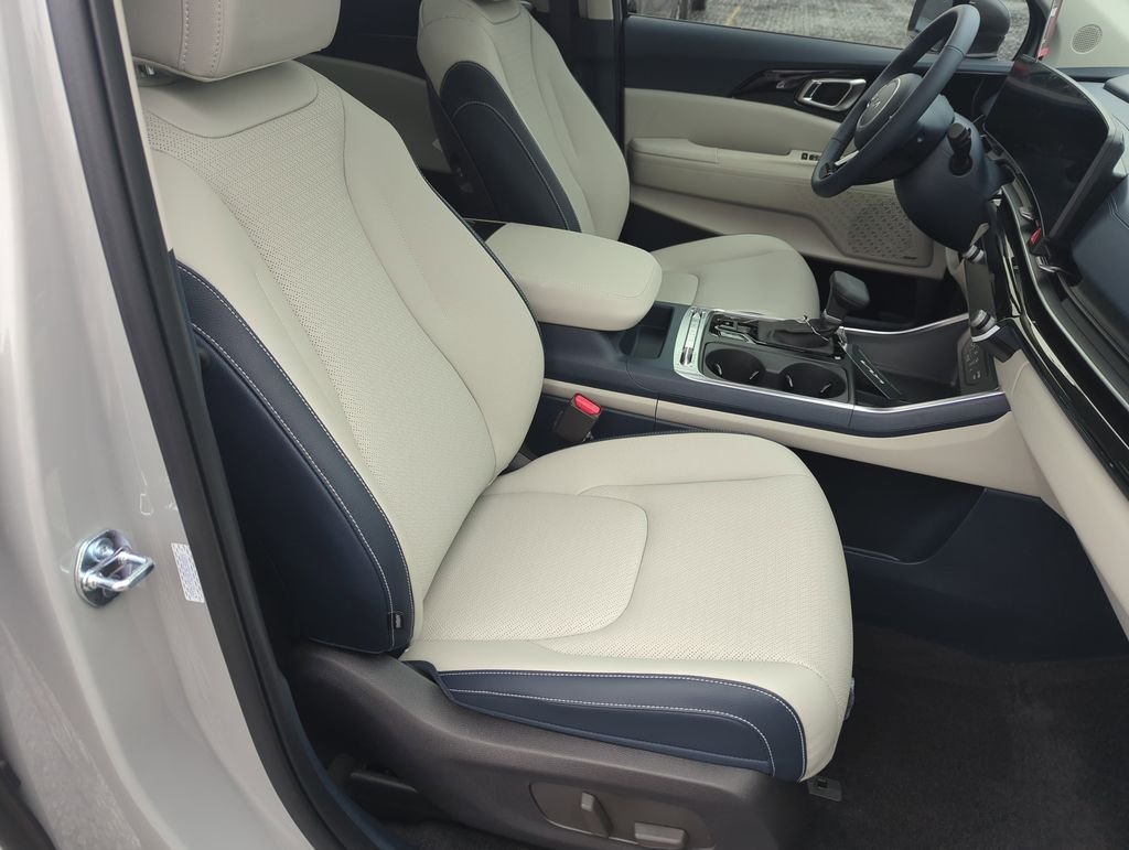 New 2026 Ceramic Silver Kia SX Prestige image 40