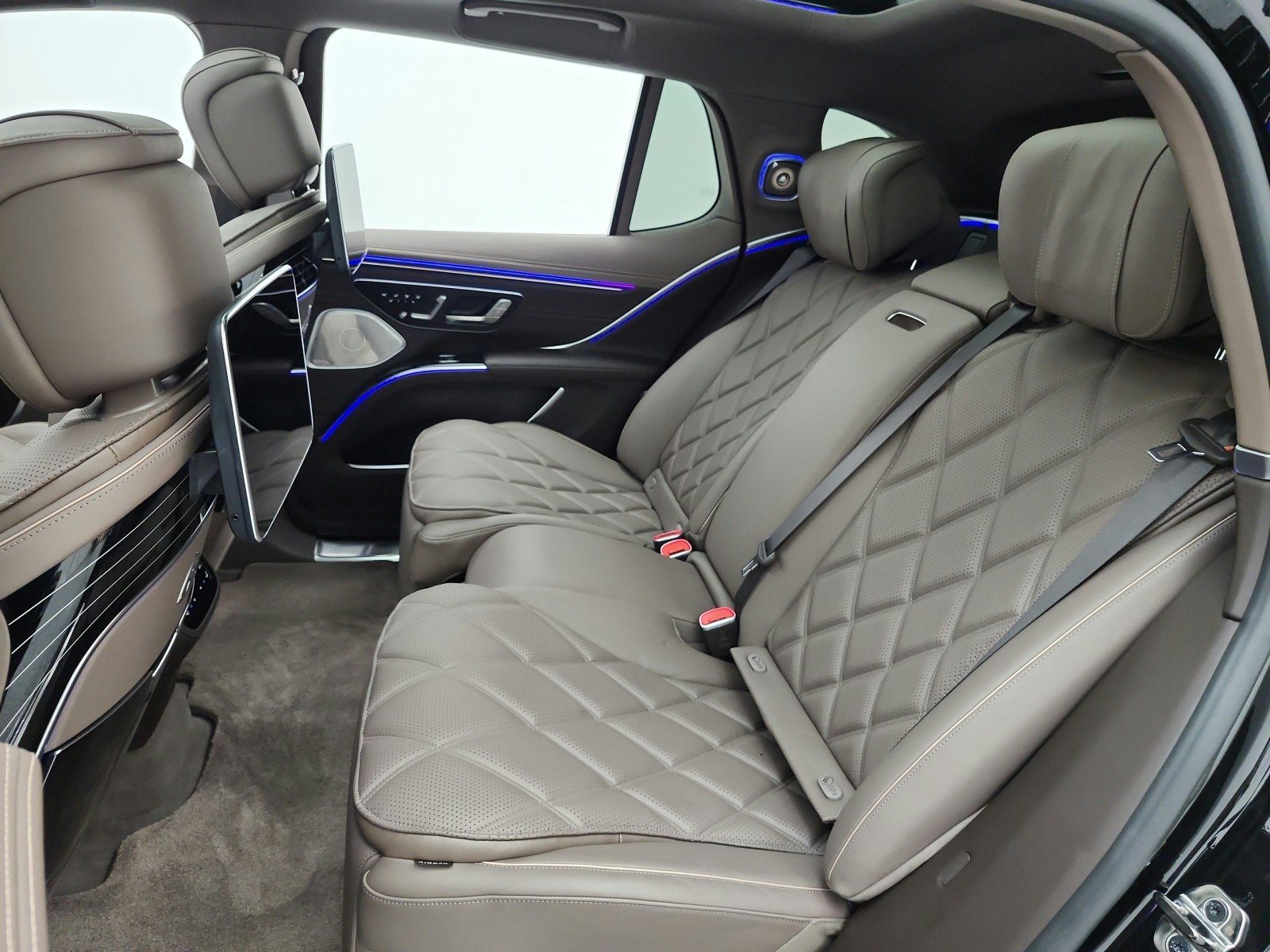 Certified Used 2024 Obsidian Black/Cirrus Silver Mercedes-Benz Maybach EQS 680 4MATIC® SUV image 16